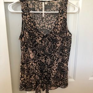 Heart pattern blouse with tie on the bottom